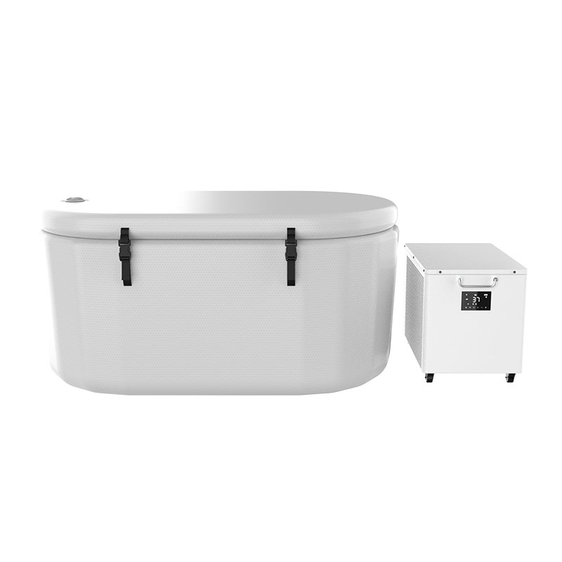 Stor isbadpool för kall terapi Stor isbadpool för kall terapi